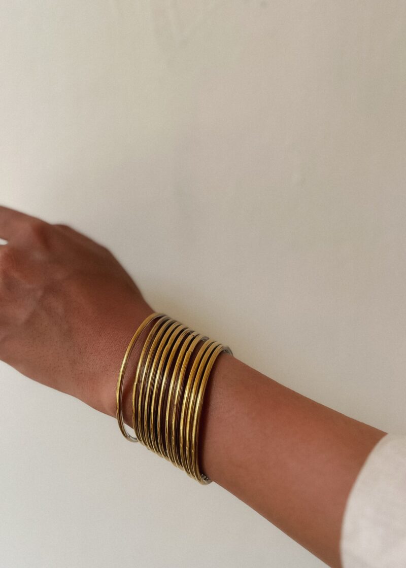ROSHNI Bangles
12 pcs